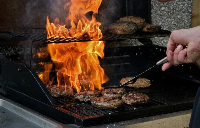 Foto, grillen auf einem Holzkohlegrill