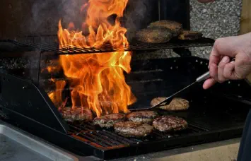 Foto, grillen auf einem Holzkohlegrill